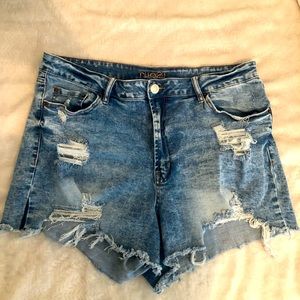 Festival cut off Jean shorts!